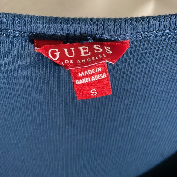 Women’s form flattering, button detail, Guess top - Picture 3 of 5